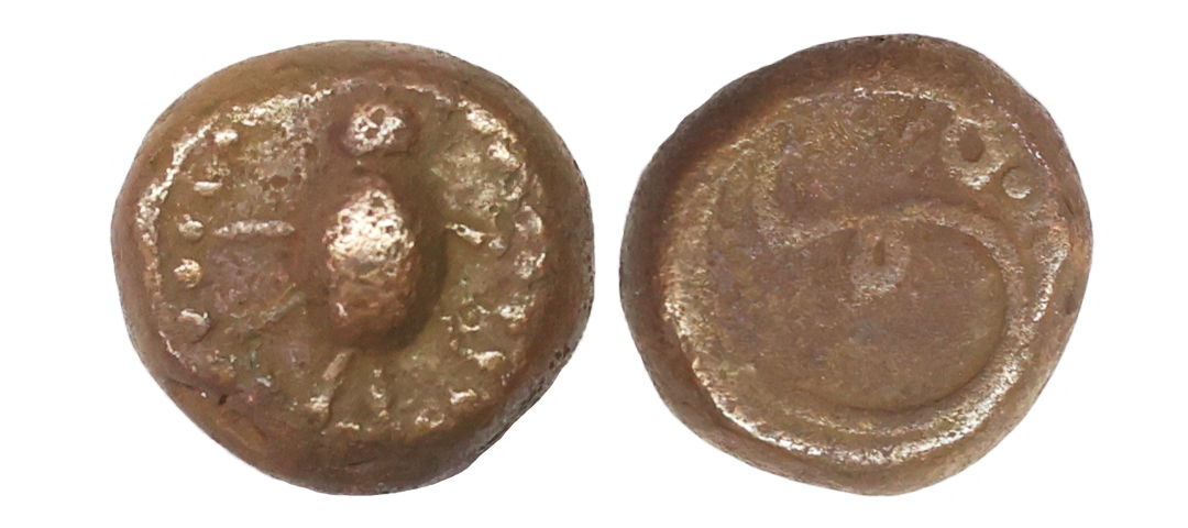 Arcot Nawabs, (18th Century AD), Copper Kasu, 6.34 gms, Obv. Fish, Dotted border around, R